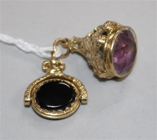 A 9ct gold fob seal set amethyst matrix and a 9ct gold swivel fob set bloodstone and black onyx